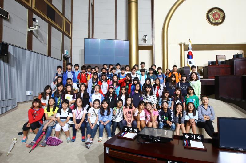 군포 대야초등학교 학생 의회 견학 사진 3