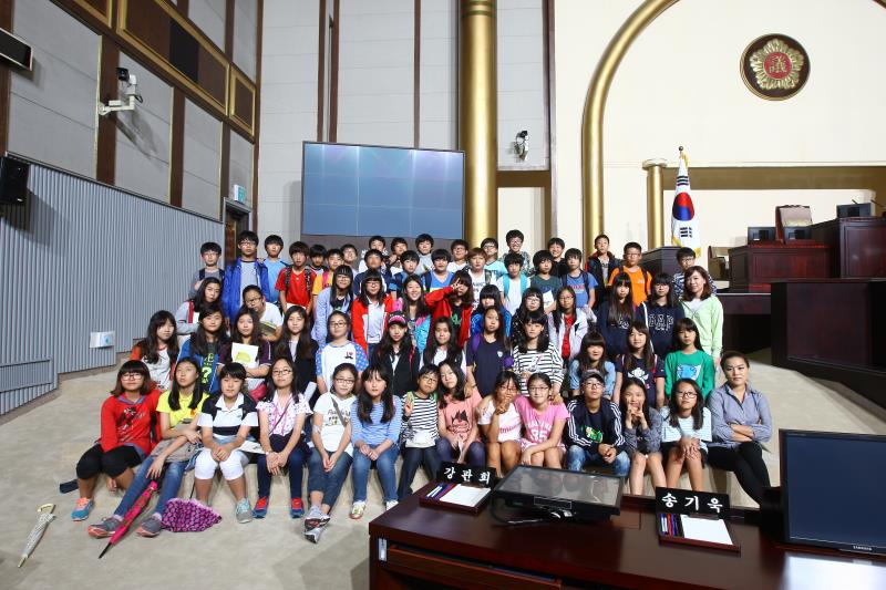 군포 대야초등학교 학생 의회 견학 사진 4