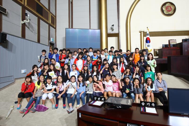 군포 대야초등학교 학생 의회 견학 사진 6