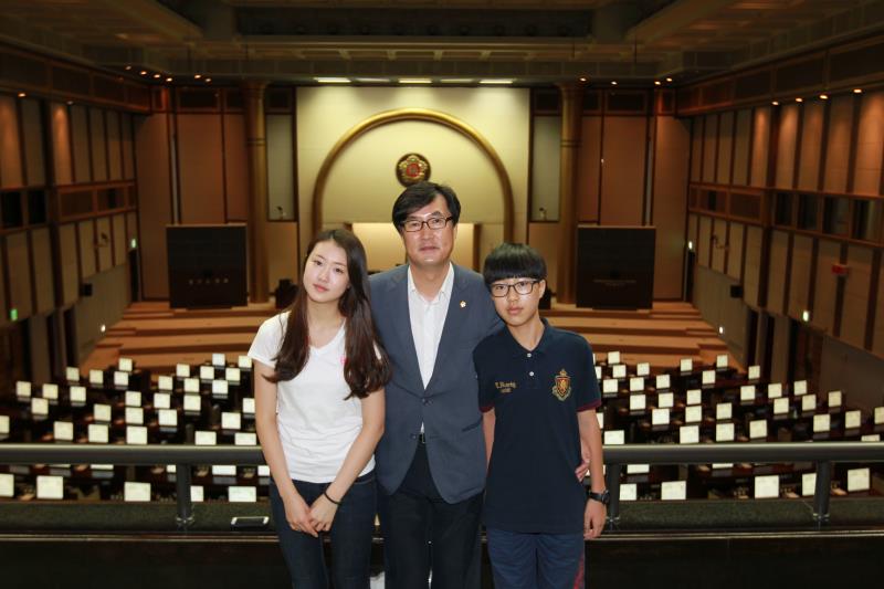 윤재우의원 가족 방문 사진 6