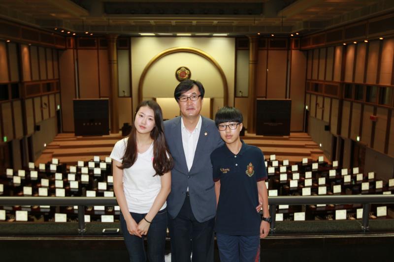 윤재우의원 가족 방문 사진 8