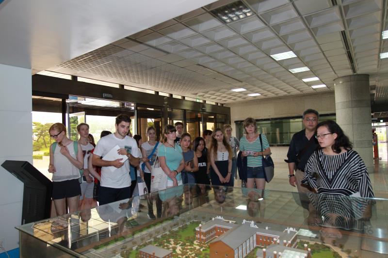 베를린자유대 한국학과 학생방문단 도의회 방문 사진 2