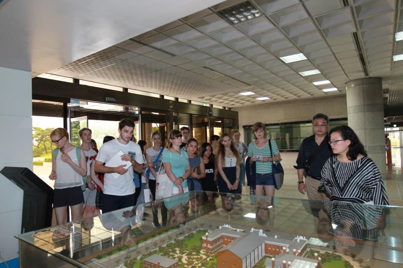 베를린자유대 한국학과 학생방문단 도의회 방문 사진 3