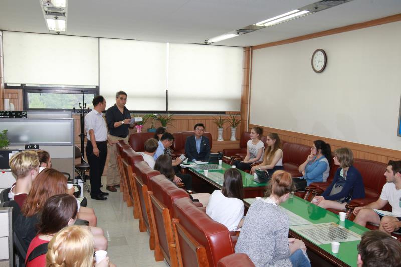 베를린자유대 한국학과 학생방문단 도의회 방문 사진 4