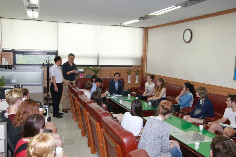 베를린자유대 한국학과 학생방문단 도의회 방문 사진 5