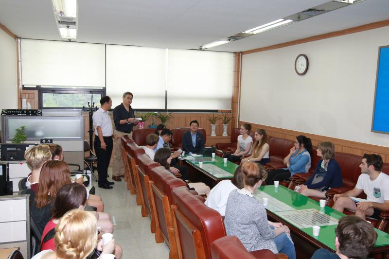 베를린자유대 한국학과 학생방문단 도의회 방문 사진 6