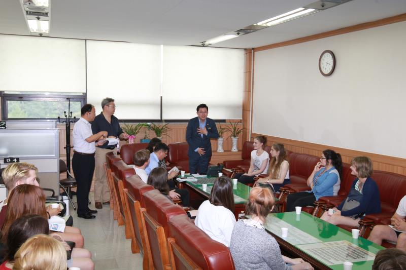 베를린자유대 한국학과 학생방문단 도의회 방문 사진 9