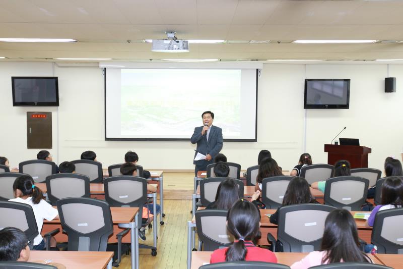 수원 초등학교 학생 의회 견학 방문 사진 10