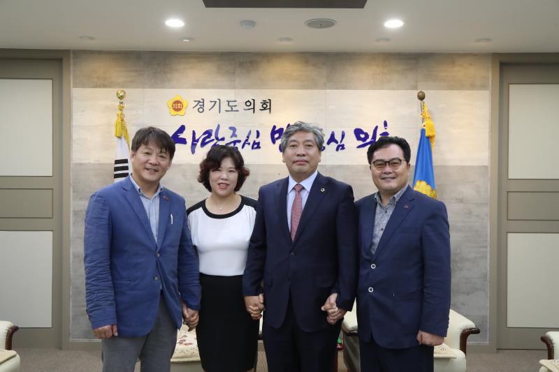송한준 의장 안산자원봉사센터 김건주 팀장 접견_6