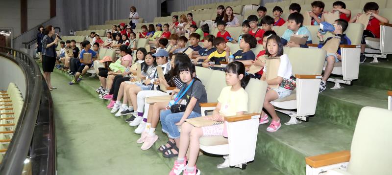수원초등학교 의회견학 사진 7