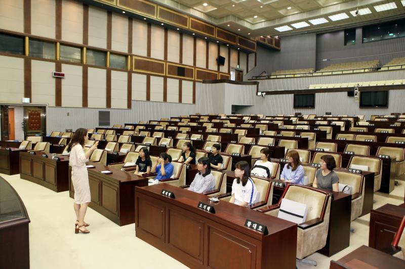 안혜영 부의장 망포중학교 학생 및 학부모 도의회 방문 접견 사진 5
