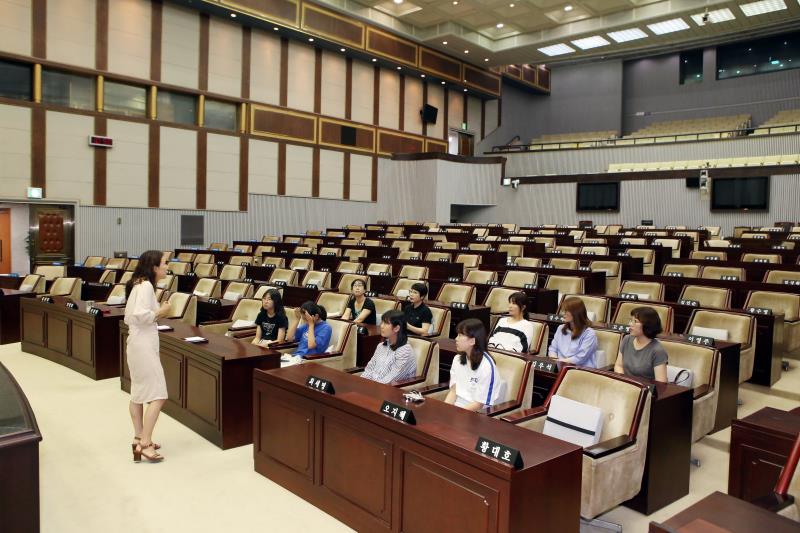 안혜영 부의장 망포중학교 학생 및 학부모 도의회 방문 접견 사진 6