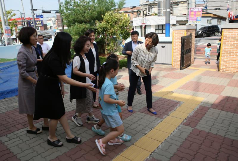 경기도의회 제2교육위원회 현장방문_7