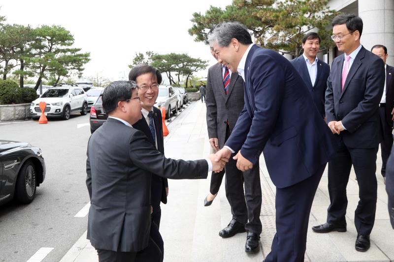 문재인 정부 성공과 협치의 제도화_3