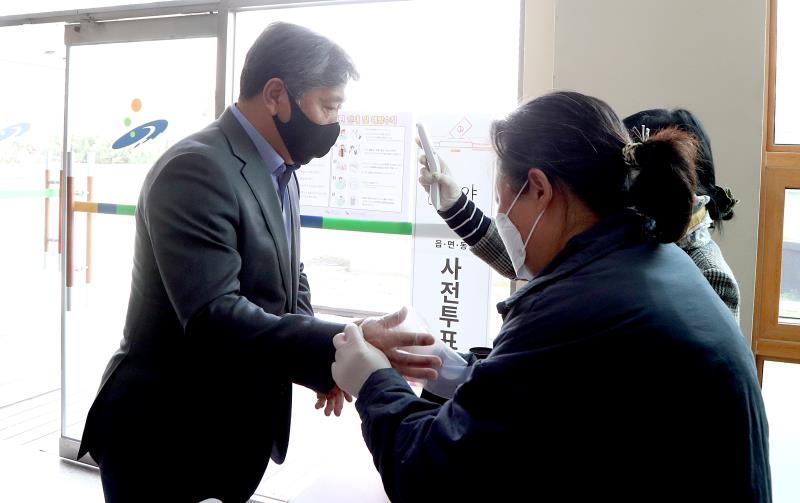 송한준 의장 제21대 총선 사전투표_4