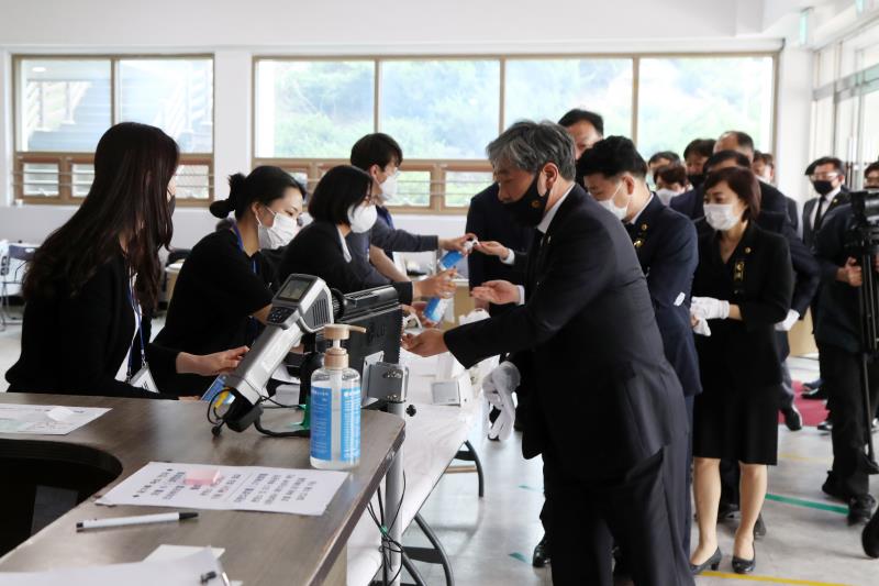 이천 물류창고 화재사고 합동분향소 조문_4