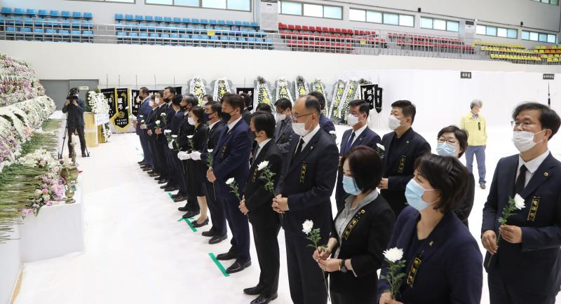 이천 물류창고 화재사고 합동분향소 조문