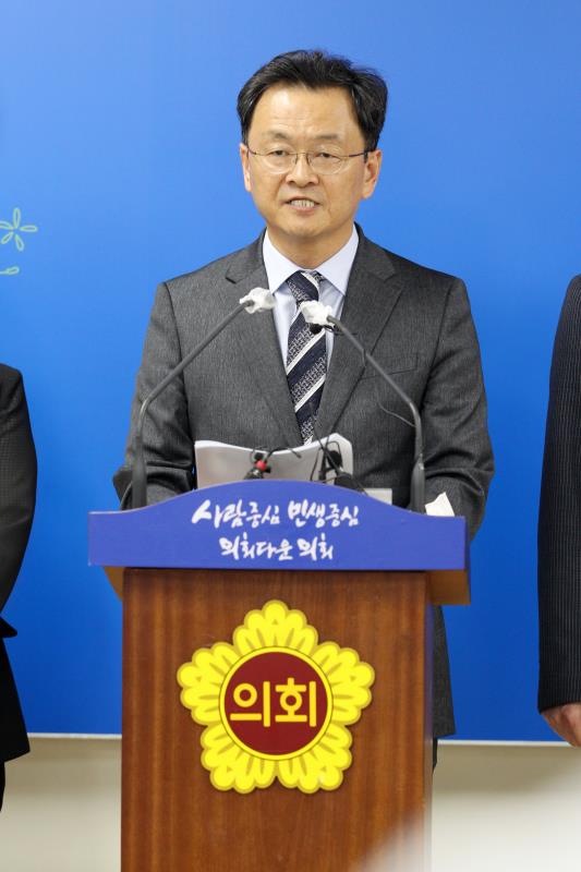 민경선 의원 후반기 교섭단체 대표의원 선거출마 관련 기자회견_7