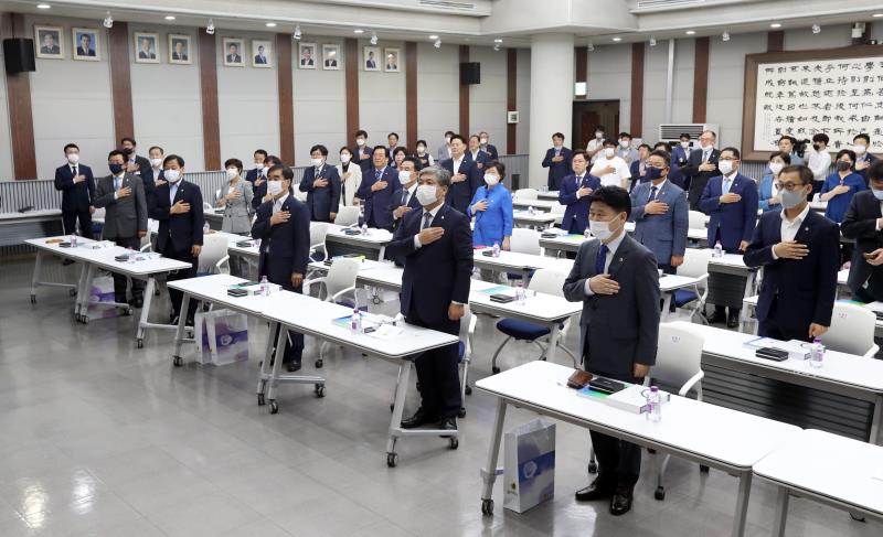 경기도의회 제10대 전반기 정책공약 관리 성과보고 및 공로패 전달식_3