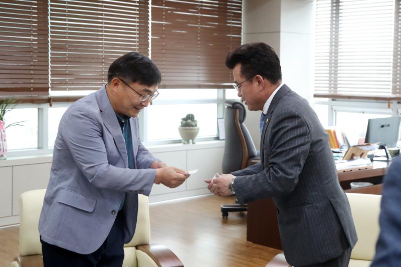 교섭단체 더불어민주당 대표단 도내 언론사 방문_3