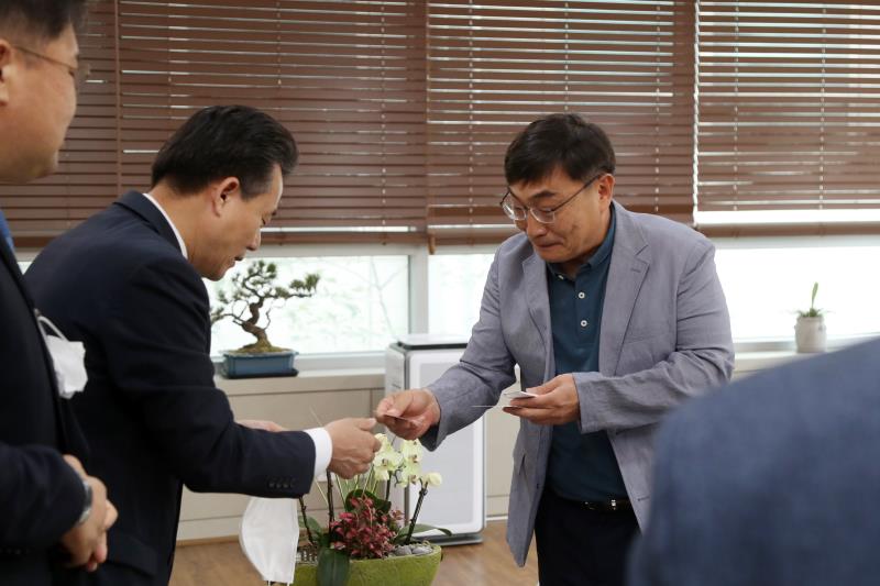 교섭단체 더불어민주당 대표단 도내 언론사 방문_4