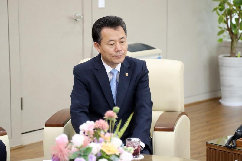 교섭단체 더불어민주당 대표단 도내 언론사 방문_9