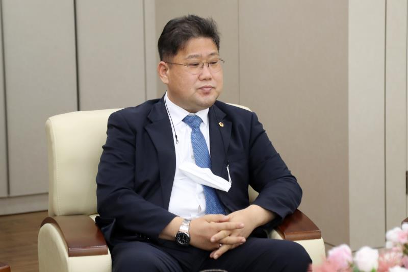 교섭단체 더불어민주당 대표단 도내 언론사 방문_10