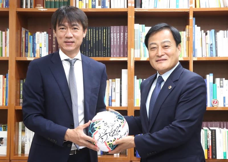 개방형 축구클럽 모델 발표회 계획