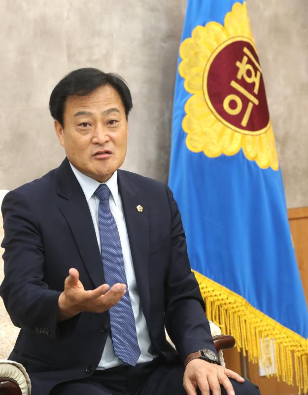장현국 의장 김형천 국장 및 UPI뉴스 인터뷰_2