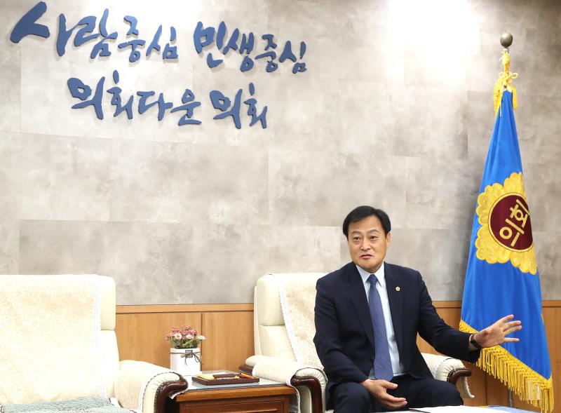 장현국 의장 김형천 국장 및 UPI뉴스 인터뷰