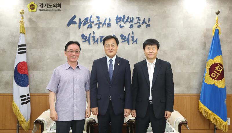 장현국 의장 김형천 국장 및 UPI뉴스 인터뷰_5