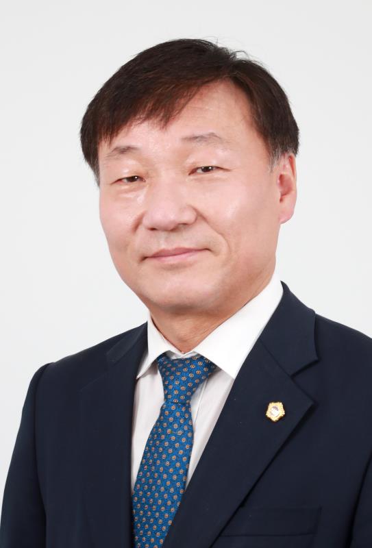 교육행정위원회 남종섭 위원장 프로필 촬영