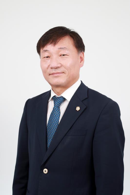 교육행정위원회 남종섭 위원장 프로필 촬영_5