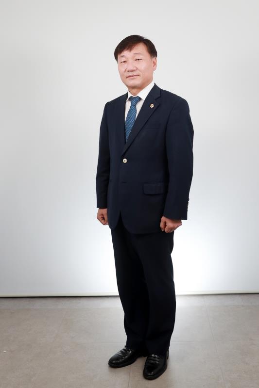 교육행정위원회 남종섭 위원장 프로필 촬영_7