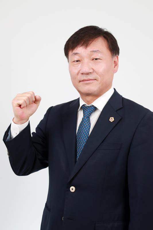 교육행정위원회 남종섭 위원장 프로필 촬영_9