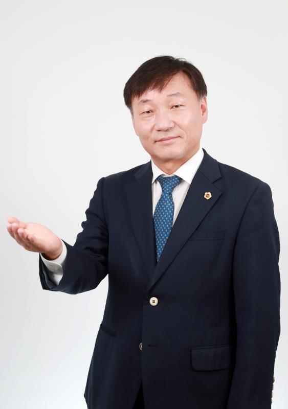 교육행정위원회 남종섭 위원장 프로필 촬영_10