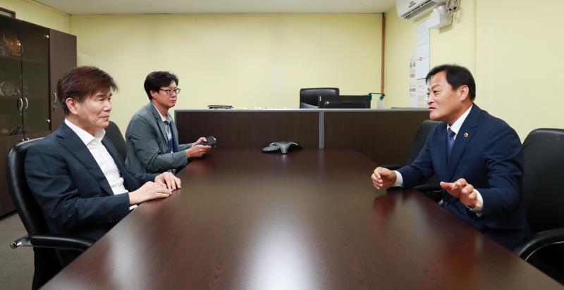 장현국 의장 OBS 민생돋보기 인터뷰 스케치_2