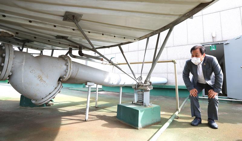 장현국 의장 태풍 바비 대비 의회 청사 시설물 점검_6