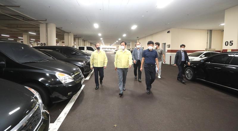 장현국 의장 태풍 바비 대비 의회 청사 시설물 점검_9