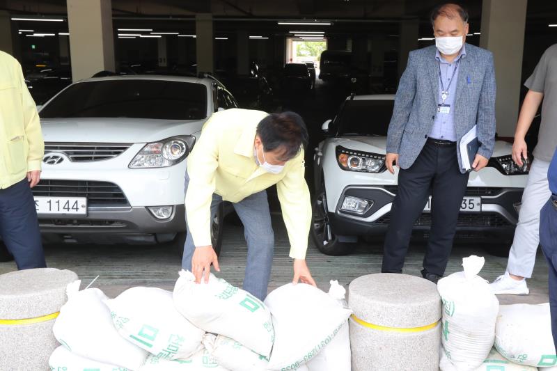 장현국 의장 태풍 바비 대비 의회 청사 시설물 점검_10