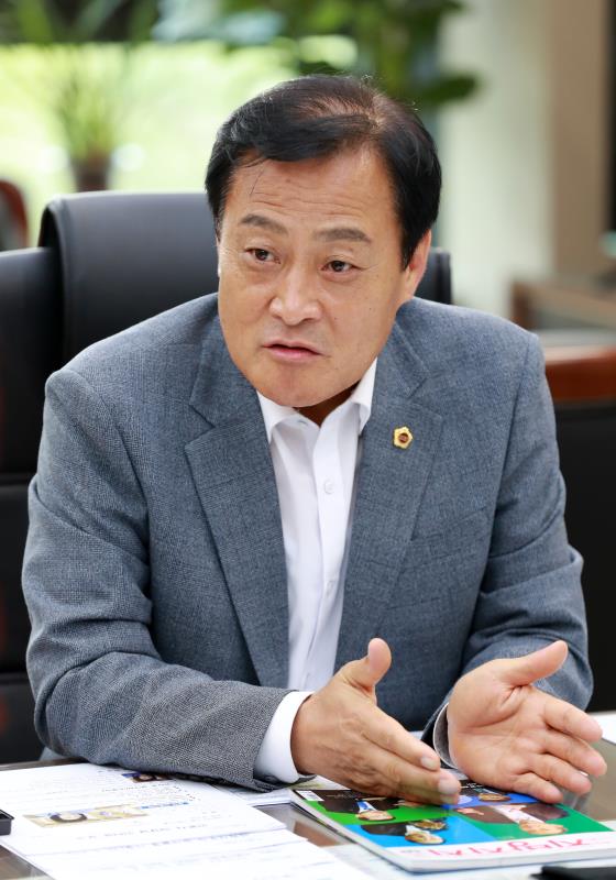 장현국 의장 월간 지방자치 인터뷰