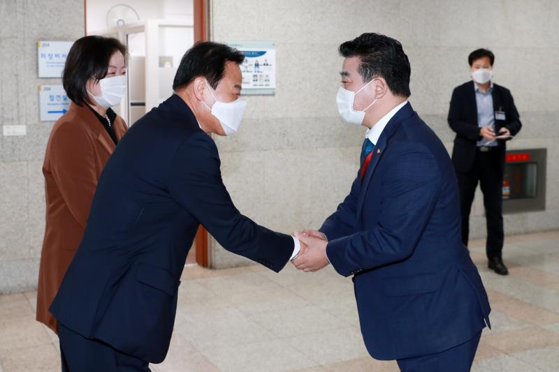 장현국 의장, 문경희 부의장 박정 국회의원 등 접견_2