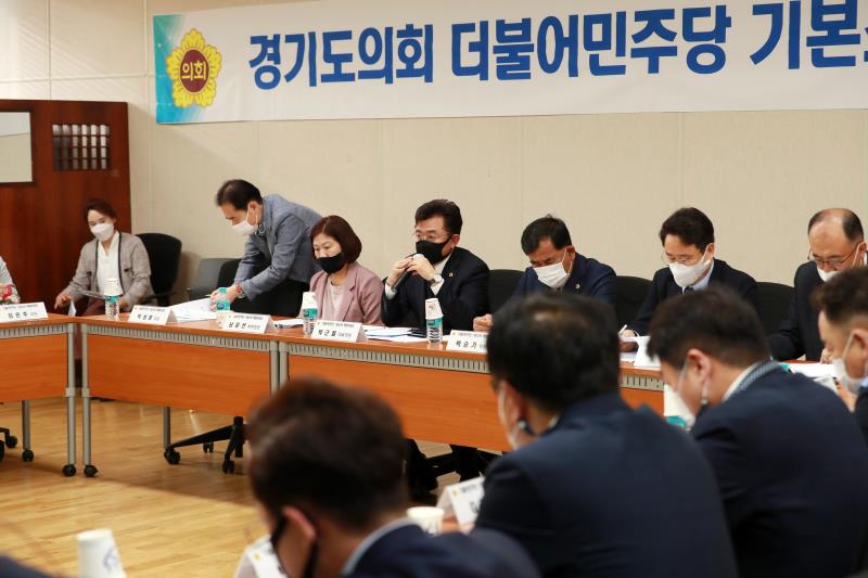 경기도의회 더불어민주당 제2차 기본소득특별위원회 회의_7