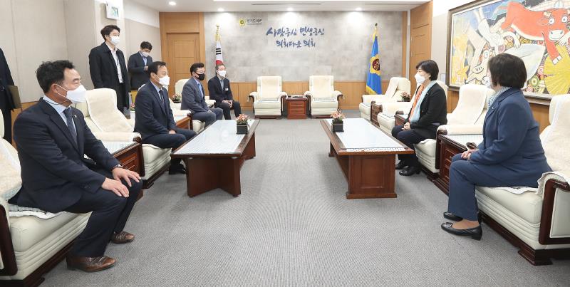 국회 서영교 행안위원장 접견 및 건의서 전달_9