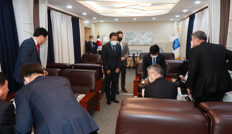 장현국 의장, 박근철 대표의원 2020년 경기도 국정감사장 방문_6