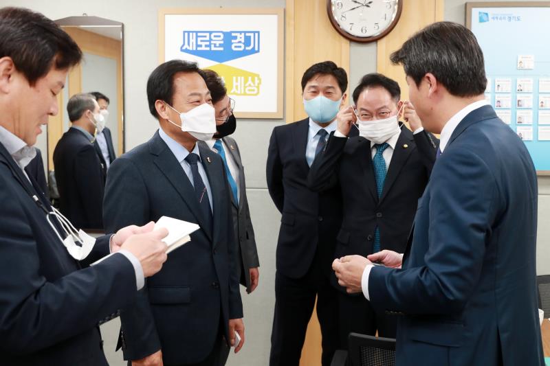 장현국 의장, 박근철 대표의원 2020년 경기도 국정감사장 방문_9