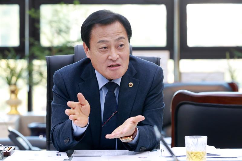 장현국 의장 파이낸셜뉴스 인터뷰