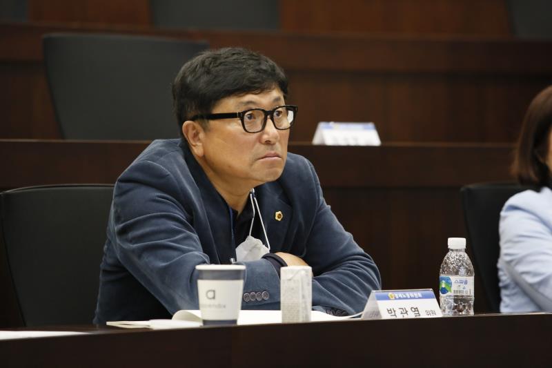 경제노동위원회 차세대융합기술연구원 현장방문 및 경기도시장상권진흥원 현장 정담회_10