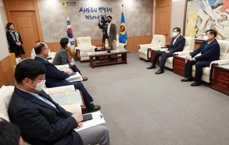 문경희 부의장 경상북도의회 도기욱 부의장 접견_8