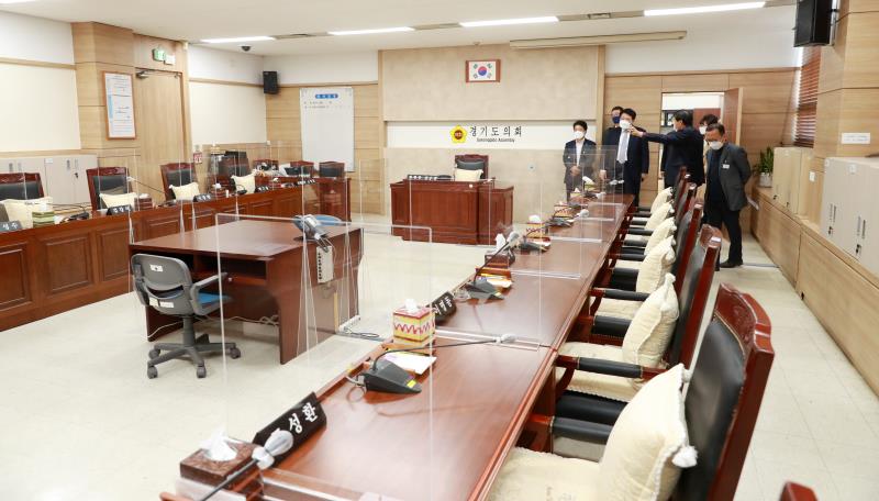 정승현 의회운영위원장 경상남도의회 심삼동 의회운영위원장 접견_2